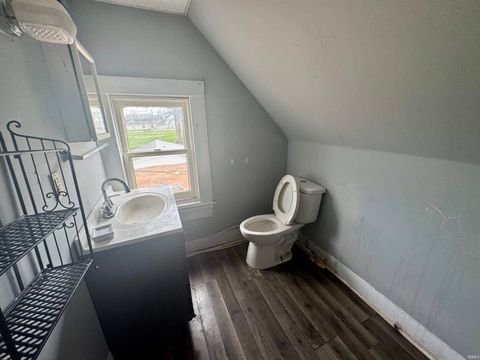 Tiny photo for 615 N Third Avenue, Evansville, IN 47710 (MLS # 202612565)