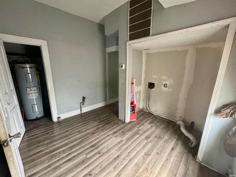 Tiny photo for 615 N Third Avenue, Evansville, IN 47710 (MLS # 202612565)