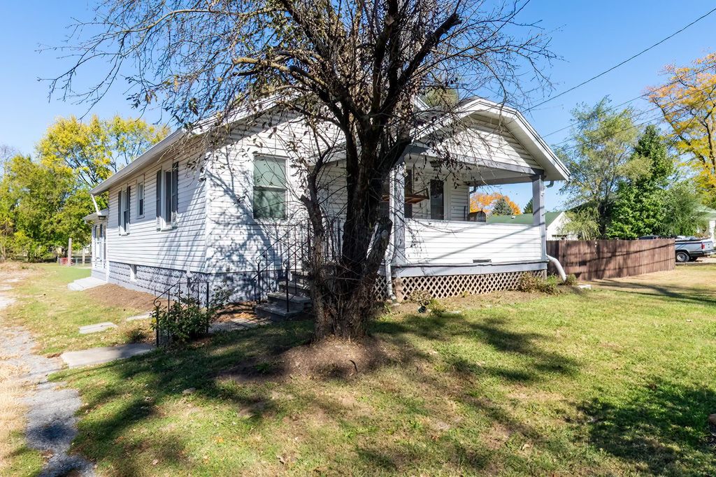 Photo of 3480 Sandpoint Road, Fort Wayne, IN 46809 (MLS # 202547775)