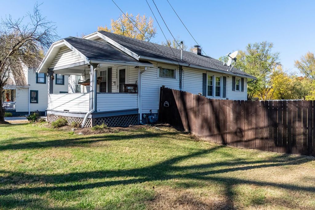 Photo of 3480 Sandpoint Road, Fort Wayne, IN 46809 (MLS # 202547775)