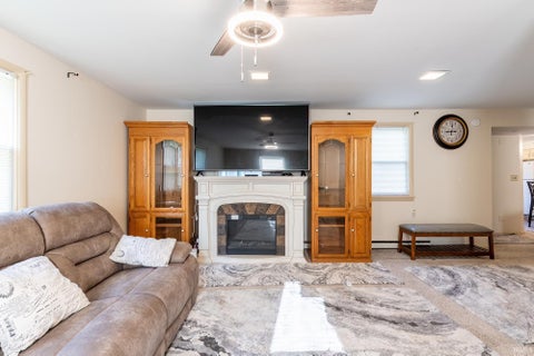Tiny photo for 6632 Clovercrest Drive, Fort Wayne, IN 46815 (MLS # 202635608)
