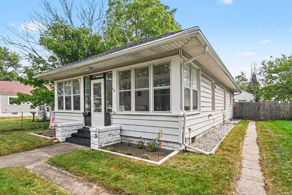 Photo of 606 S 23Rd Street, South Bend, IN 46615 (MLS # 202638290)