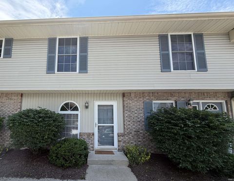 Photo of 771 E Sherwood Hills Dr Dr, Bloomington, IN 47401 (MLS # 202621912)