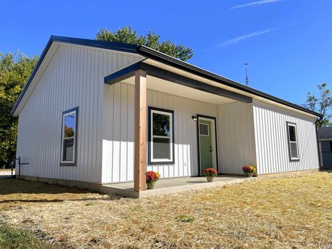 Photo of 508 N Cherry Street, Hartford City, IN 47348 (MLS # 202600679)