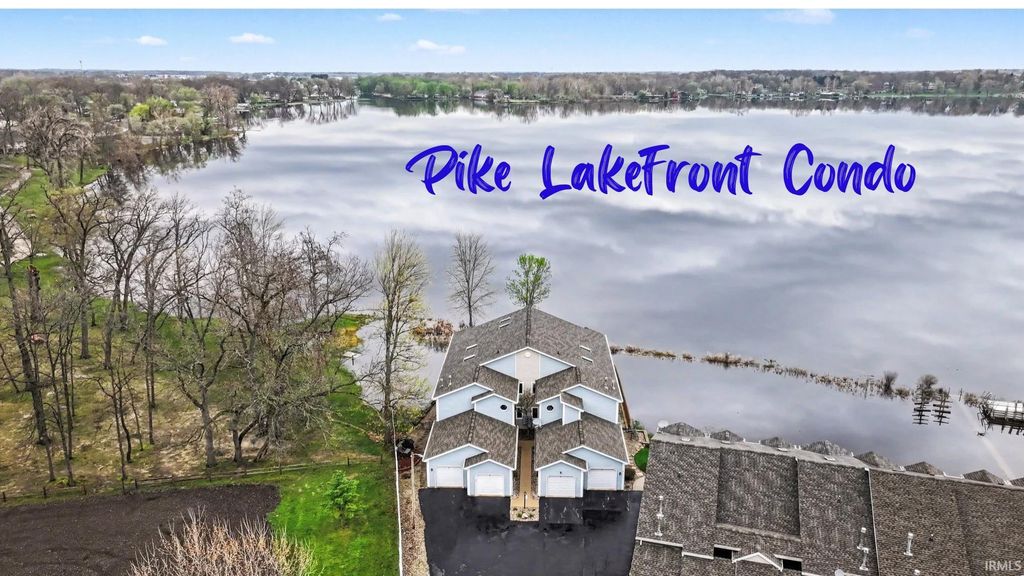 Photo of 800 E Arthur Street #H4, Warsaw, IN 46580 (MLS # 202613259)