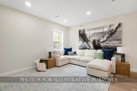 Tiny photo for 748 N Notre Dame Avenue, South Bend, IN 46617 (MLS # 202601124)