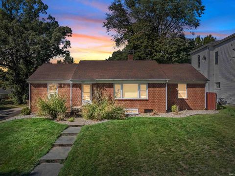 Photo of 510 S Union Street, Warsaw, IN 46580 (MLS # 202539335)