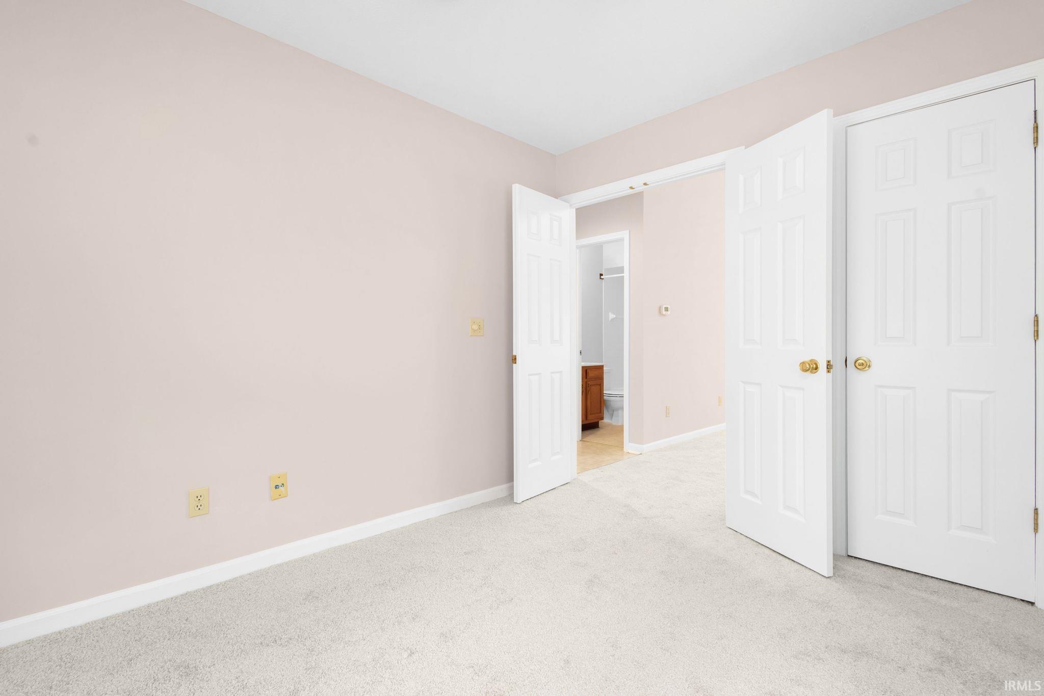 South Bend, Indiana 46615, United States, 2 Bedrooms Bedrooms, ,2 BathroomsBathrooms,Residential,Active,247041