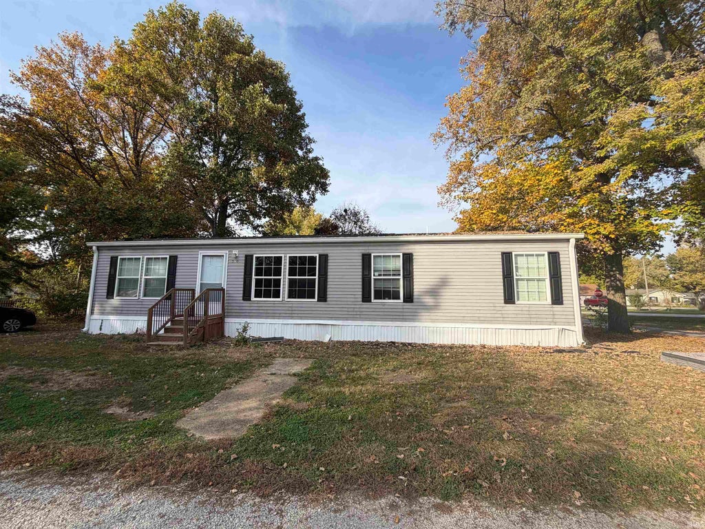 Photo of 510 Short Street, Mulberry, IN 46058 (MLS # 202644677)