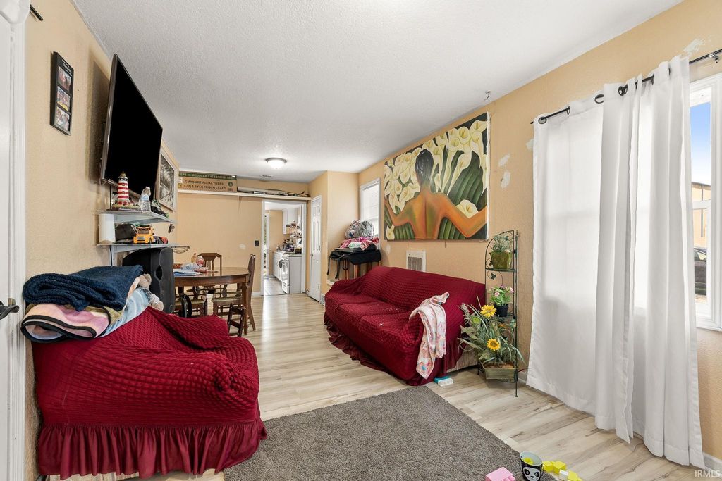 Photo of 2302 Strathmore Street, Fort Wayne, IN 46802 (MLS # 202539817)