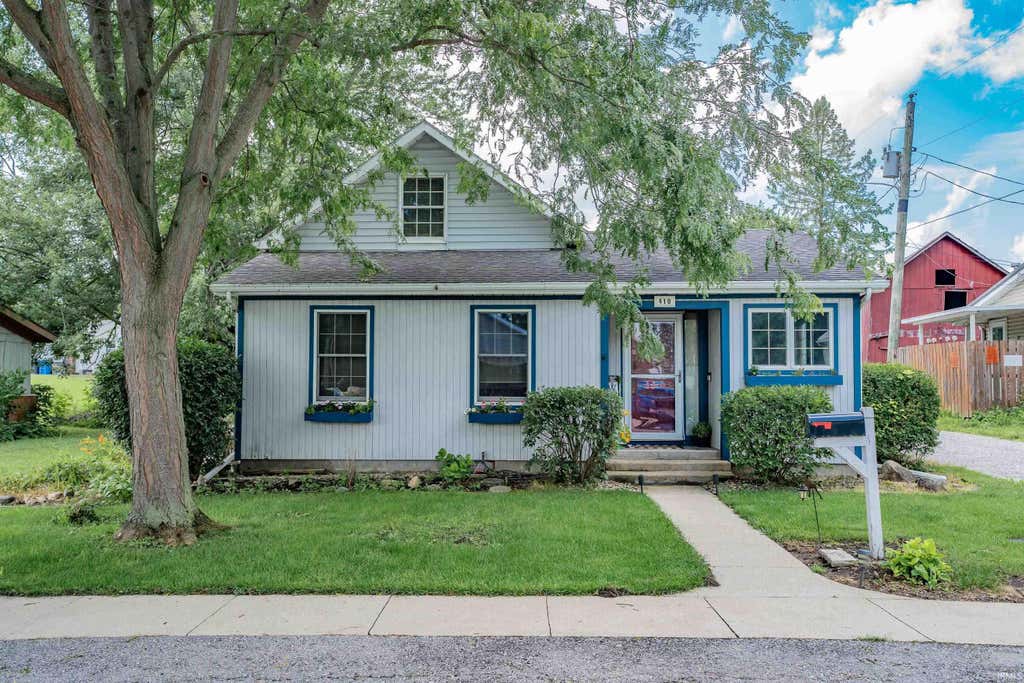 Photo of 410 S Elm Street, Columbia City, IN 46725 (MLS # 202631282)