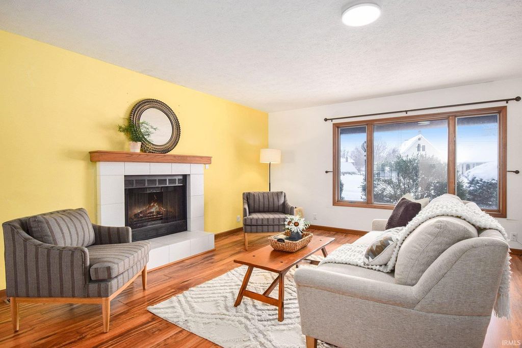 Photo of 1317 E Island View Drive, Warsaw, IN 46580 (MLS # 202603419)