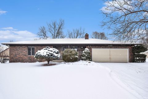 Photo of 1317 E Island View Drive, Warsaw, IN 46580 (MLS # 202603419)