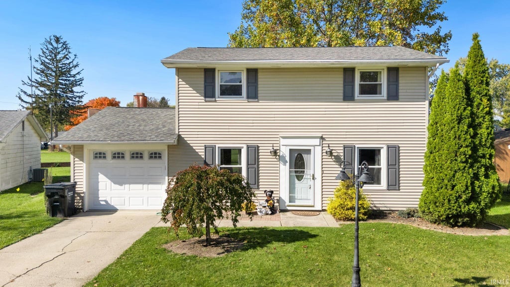 Photo of 106 Eastwood Court, Garrett, IN 46738 (MLS # 202644236)
