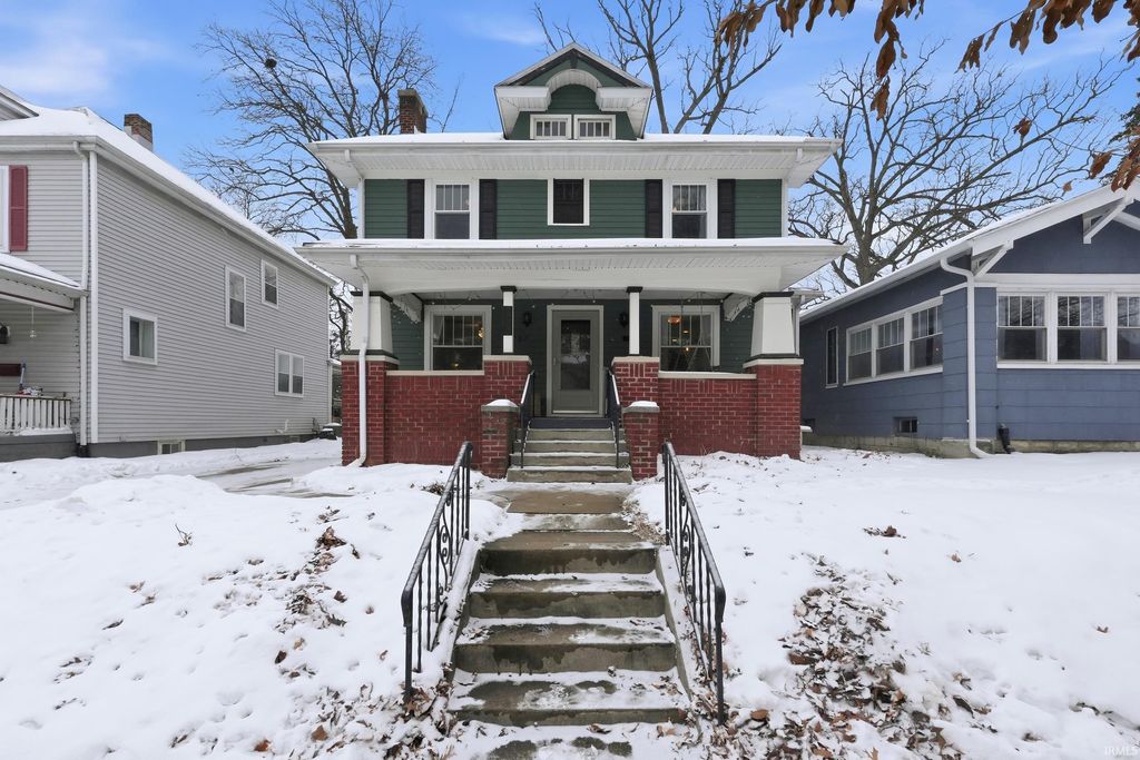 Photo of 2007 California Avenue, Fort Wayne, IN 46805 (MLS # 202605876)