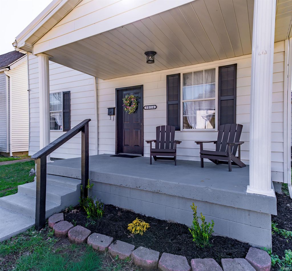 Photo of 3016 Hartmetz Avenue, Evansville, IN 47712 (MLS # 202608308)