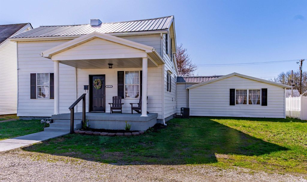 Photo of 3016 Hartmetz Avenue, Evansville, IN 47712 (MLS # 202608308)
