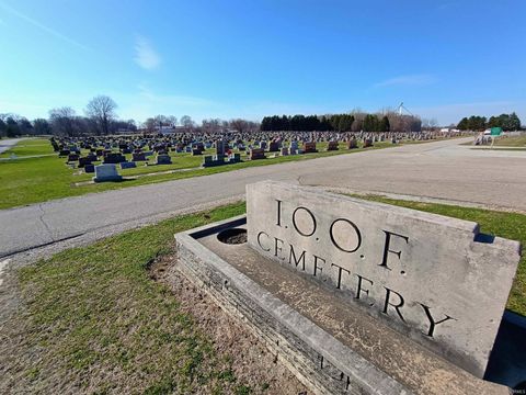 Tiny photo for 328 Jay Street, Rochester, IN 46975 (MLS # 202609602)