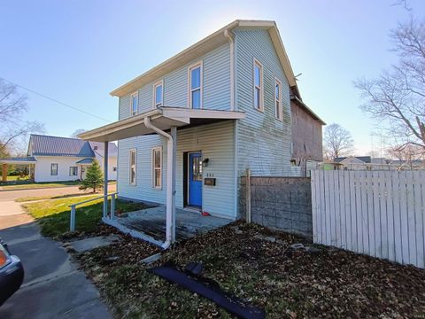 Tiny photo for 328 Jay Street, Rochester, IN 46975 (MLS # 202609602)