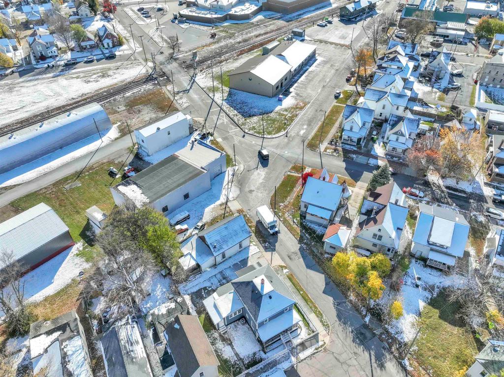 Photo of 503 Court Street, Huntington, IN 46750 (MLS # 202545660)