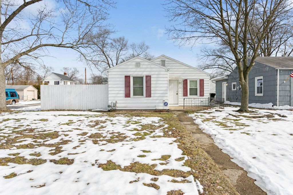 Photo of 1622 Wilber Street, South Bend, IN 46628 (MLS # 202604936)