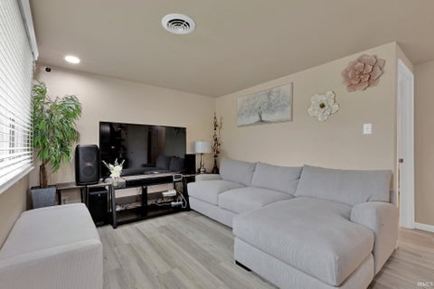 Tiny photo for 54122 Northwood Drive, Elkhart, IN 46514 (MLS # 202624679)