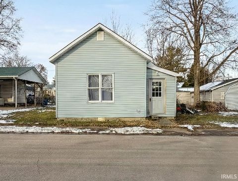 Photo of 419 E Chestnut Street, Hartford City, IN 47348 (MLS # 202547533)