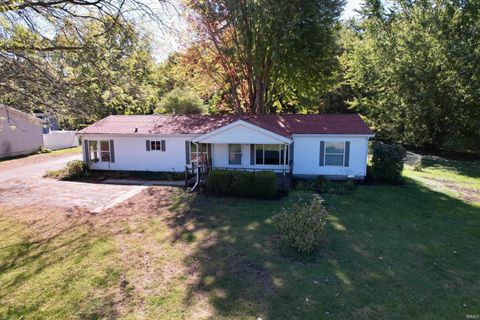 Tiny photo for 537 W 8th Street, Rochester, IN 46975 (MLS # 202541352)