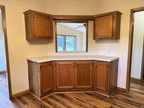Tiny photo for 537 W 8th Street, Rochester, IN 46975 (MLS # 202541352)