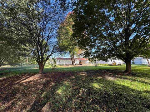 Tiny photo for 537 W 8th Street, Rochester, IN 46975 (MLS # 202541352)