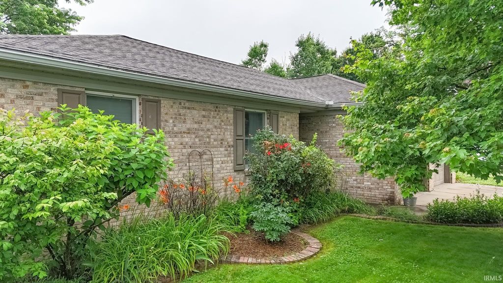 Photo of 7020 Dove Court, Evansville, IN 47715 (MLS # 202619450)