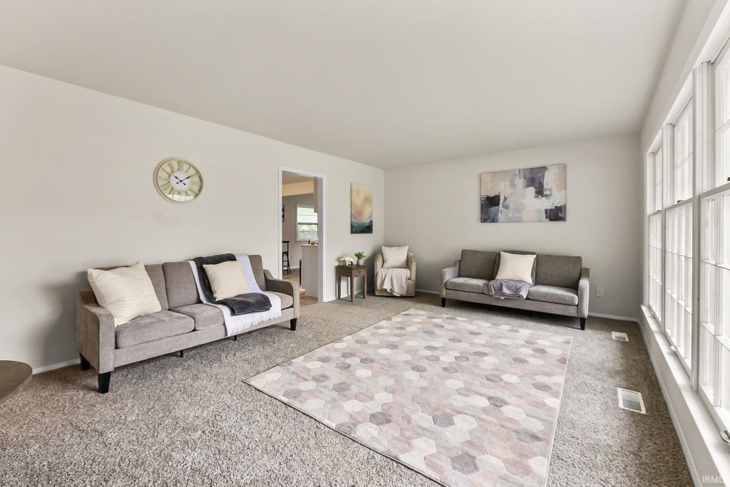 Photo of 7520 Kingsway Drive, Fort Wayne, IN 46819 (MLS # 202636044)
