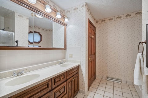 Tiny photo for 2930 W 450 North Road, Kokomo, IN 46901 (MLS # 202642707)