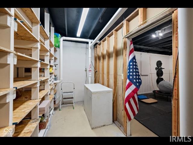 Russiaville, Indiana 46979, United States, 3 Bedrooms Bedrooms, ,3 BathroomsBathrooms,Residential,Pending,128219