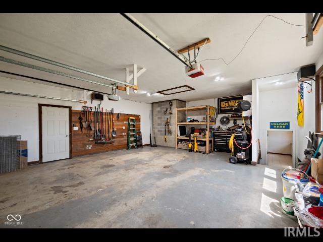 Russiaville, Indiana 46979, United States, 3 Bedrooms Bedrooms, ,3 BathroomsBathrooms,Residential,Pending,128219