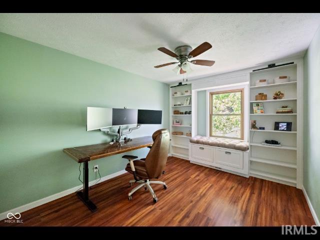 Russiaville, Indiana 46979, United States, 3 Bedrooms Bedrooms, ,3 BathroomsBathrooms,Residential,Pending,128219