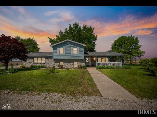 Russiaville, Indiana 46979, United States, 3 Bedrooms Bedrooms, ,3 BathroomsBathrooms,Residential,Pending,128219