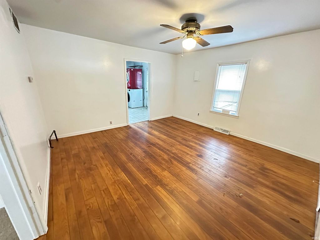 Photo of 1003 W Cottage Grove Avenue, Bloomington, IN 47404 (MLS # 202545932)