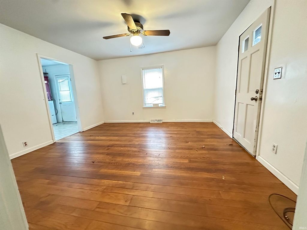 Photo of 1003 W Cottage Grove Avenue, Bloomington, IN 47404 (MLS # 202545932)