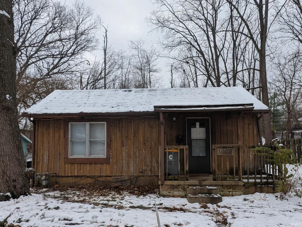 Photo of 1003 W Cottage Grove Avenue, Bloomington, IN 47404 (MLS # 202545932)