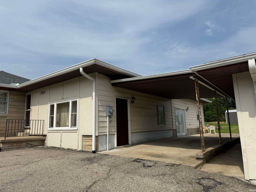 Photo of 5569 S Fairfax Road, Bloomington, IN 47401 (MLS # 202615169)