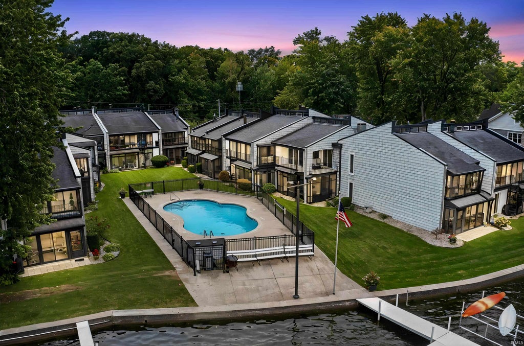 Photo of 3586 E. Forest Glen Ave. (Unit 4) AVE, Leesburg, IN 46538 (MLS # 202640753)