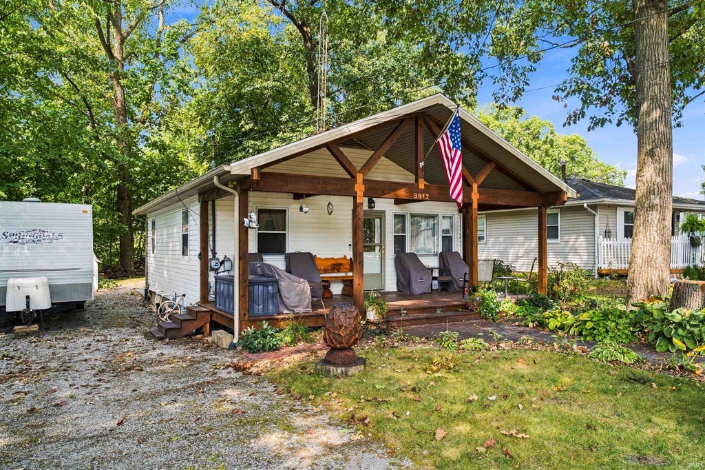 Photo of 3812 E Forest Lodge Loop, Monticello, IN 47960 (MLS # 202639507)
