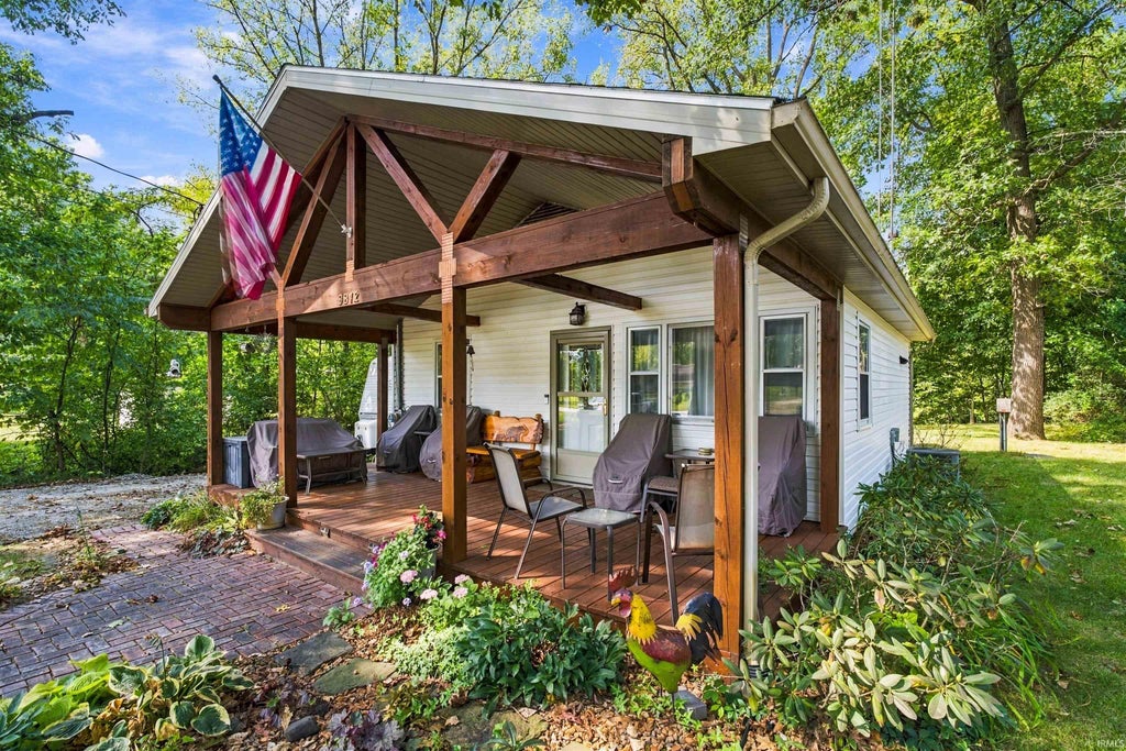 Photo of 3812 E Forest Lodge Loop, Monticello, IN 47960 (MLS # 202639507)