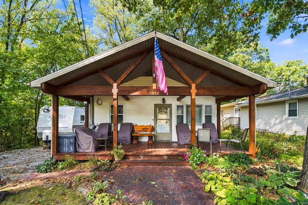 Photo of 3812 E Forest Lodge Loop, Monticello, IN 47960 (MLS # 202639507)