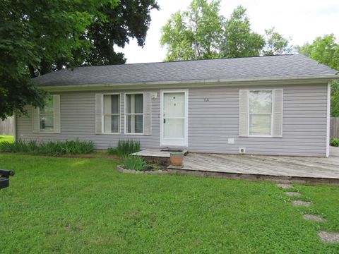 Photo of 114 E 3Rd Street, Rochester, IN 46975 (MLS # 202624706)