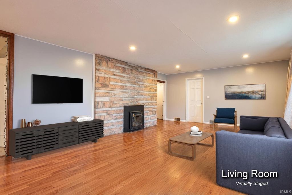 Photo of 120 E Dixie Street, Bloomington, IN 47401 (MLS # 202618905)
