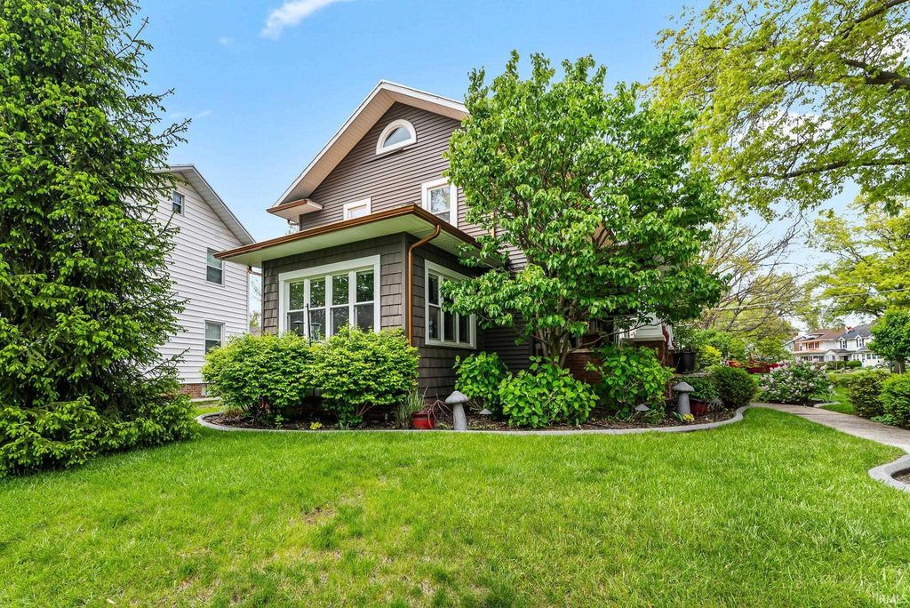 Photo of 4428 Indiana Avenue, Fort Wayne, IN 46807 (MLS # 202617462)