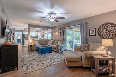 Tiny photo for 7611 Nottingham Drive, Newburgh, IN 47630 (MLS # 202640219)