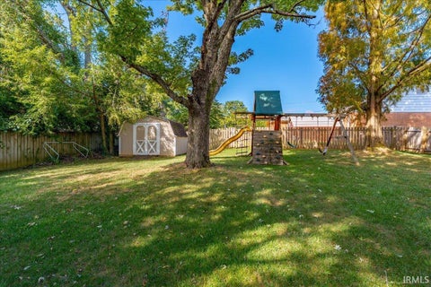 Tiny photo for 7611 Nottingham Drive, Newburgh, IN 47630 (MLS # 202640219)